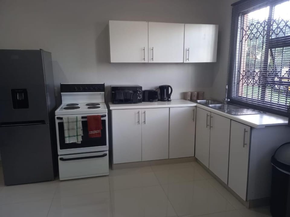 Ocean Wave Chalets Unit 1 Apartment in KwaZulu-Natal