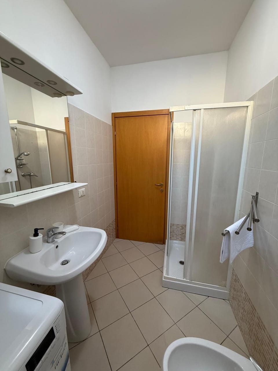 Shower, Bathroom, washing machine