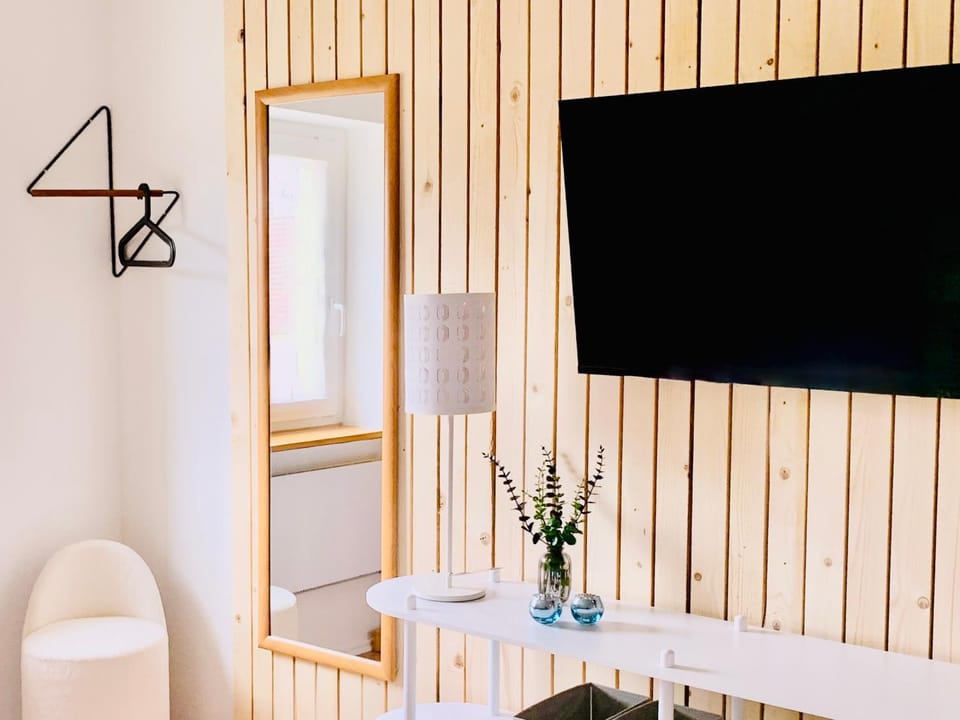 TV and multimedia, Bedroom