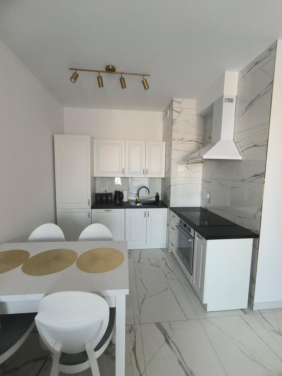 Kitchen or kitchenette, Dining area, dishwasher, oven, stove