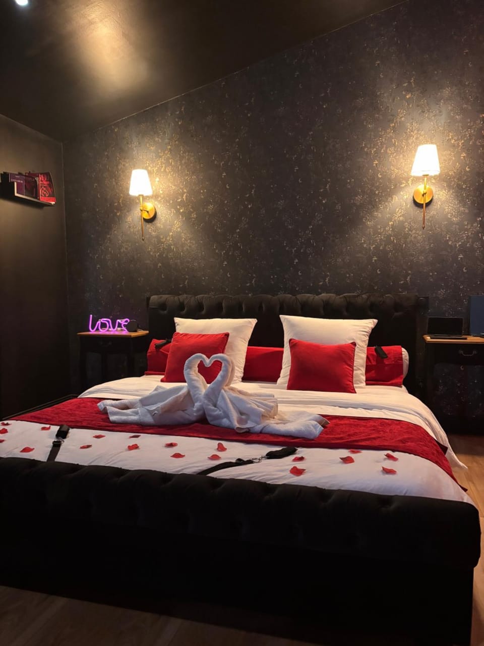 Bed, Bedroom