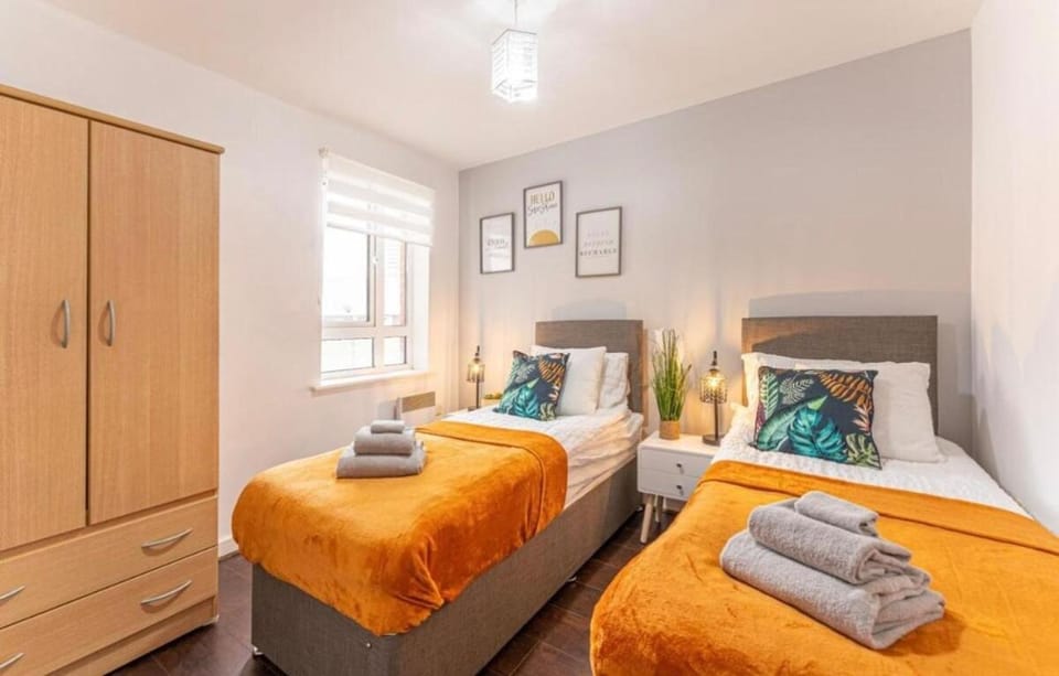 3Bedroom House Sleeps 6 Bradford House in Bradford