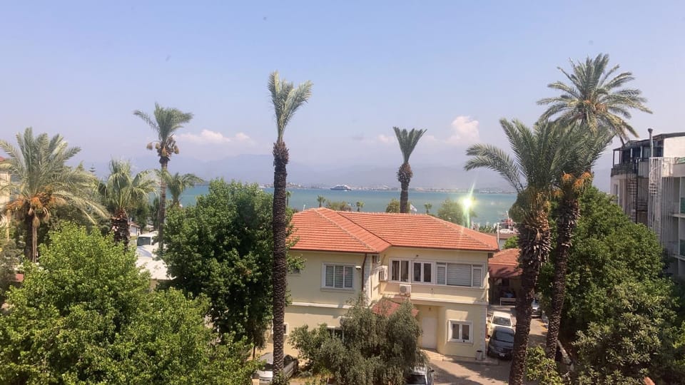 Modern Flat Walk to Shops, Cafes Harbour 2 bedroom Apartment in Fethiye