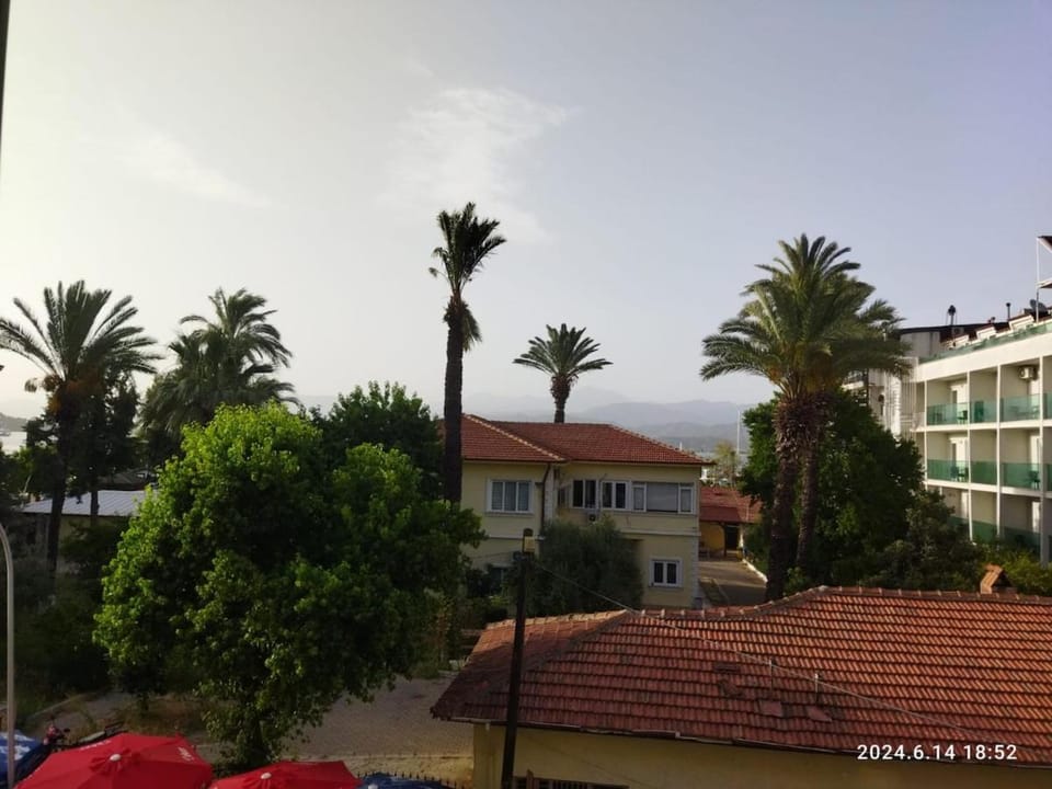 Modern Flat Walk to Shops, Cafes Harbour 2 bedroom Apartment in Fethiye