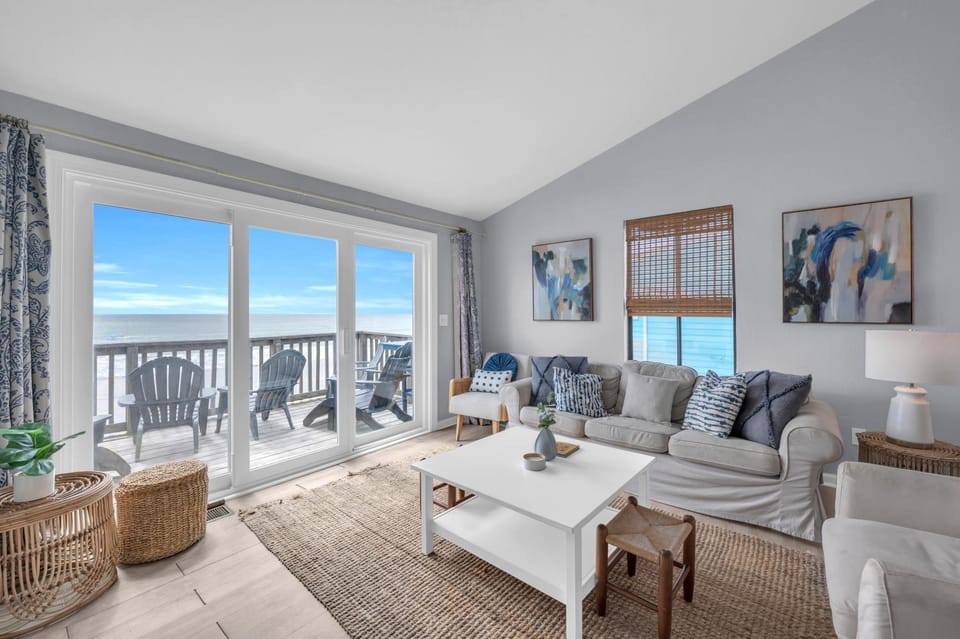 Tipsy Traveler House in North Topsail Beach