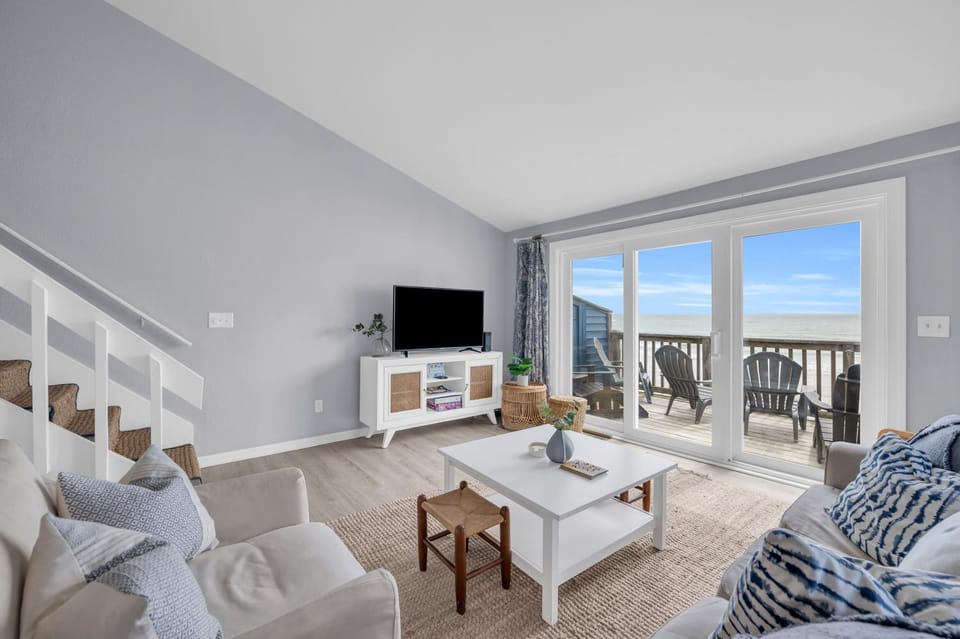 Tipsy Traveler House in North Topsail Beach