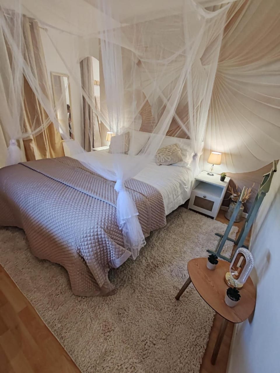 Bed, Bedroom