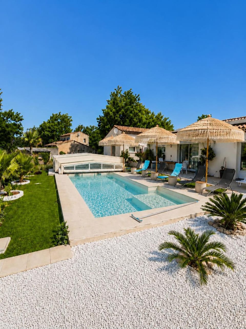 Villa Calme 10 personnes Piscine en Provence Sainte-Anastasie-sur-Issole Villa in French Riviera