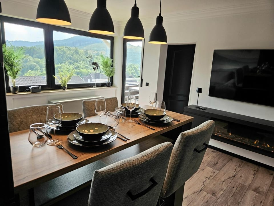 TV and multimedia, Dining area
