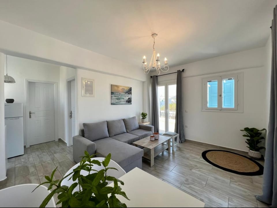 Blue Wave Suites-Apartment Agia Anna Naxos Apartment in Naxos, Naxos and Lesser Cyclades, Greece