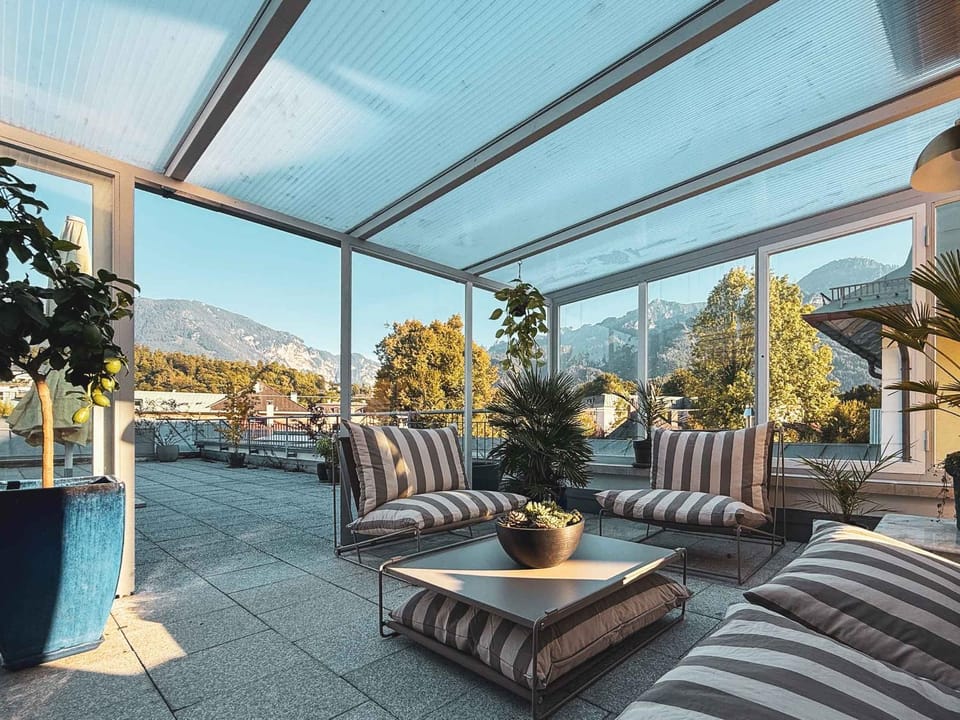 Communal lounge/ TV room, Summer, Balcony/Terrace, Lounge or bar, Mountain view