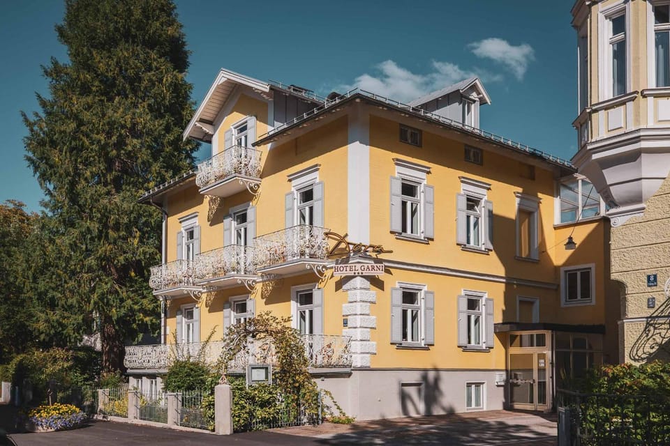 Property building, Facade/entrance, Summer, Street view, Quiet street view