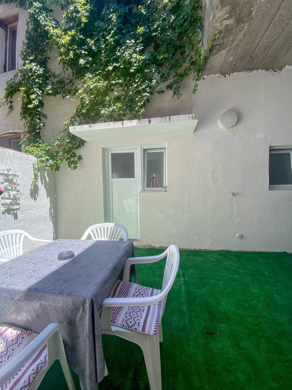 Day, Garden, Seating area, Garden view