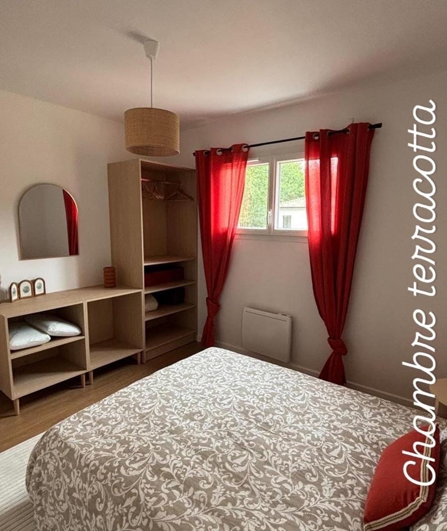 Bed, Photo of the whole room, Bedroom, wardrobe