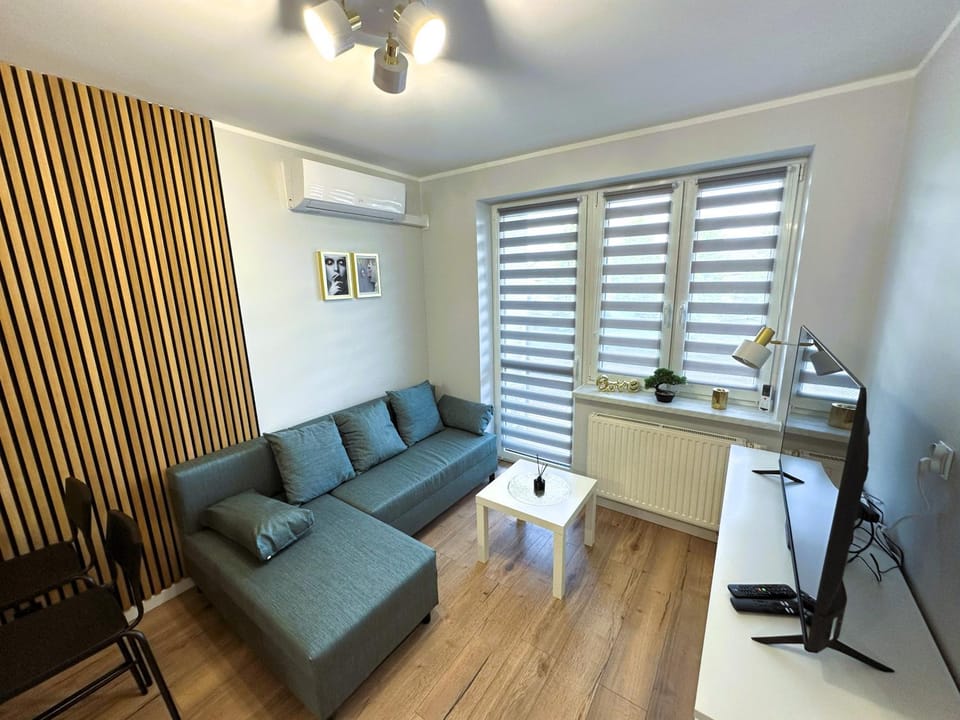 TV and multimedia, Living room, internet, air conditioner