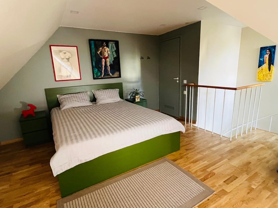 Bed, Bedroom