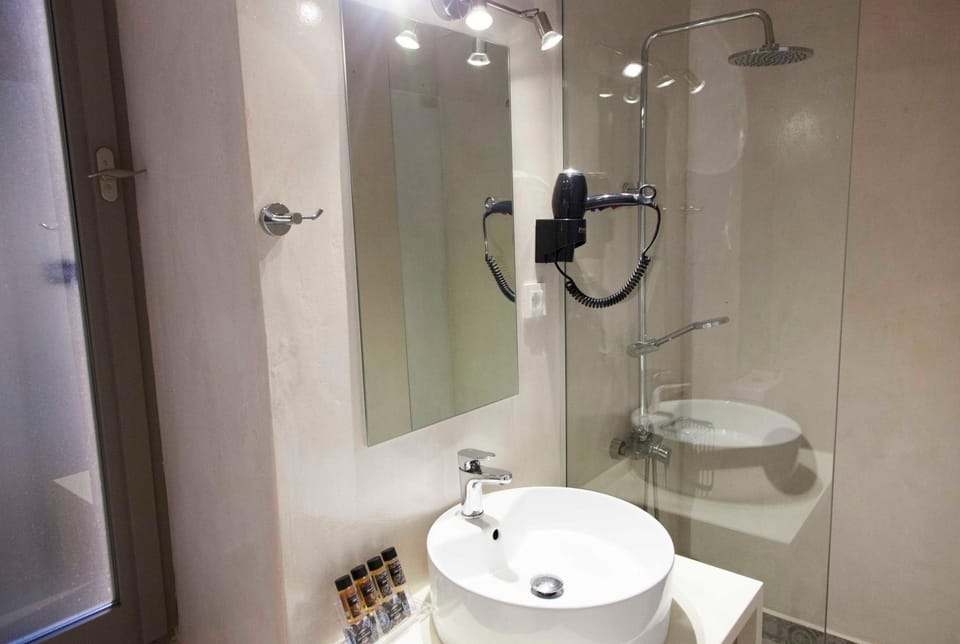 Shalom Luxury Rooms Kondilaki Bed and Breakfast in Chania