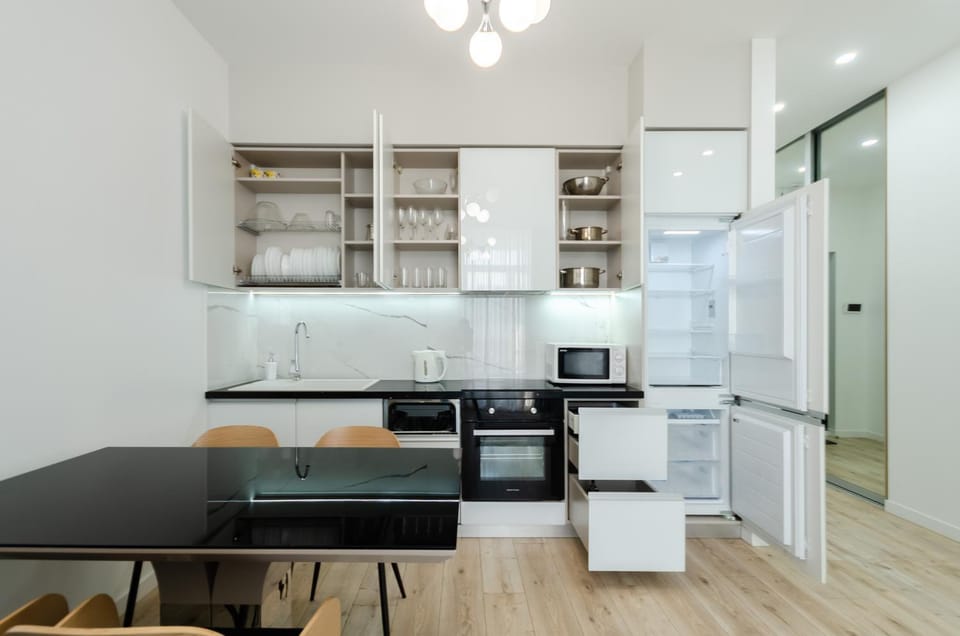 Dining area, dishwasher, microwave, oven, pet friendly, stove, kitchen