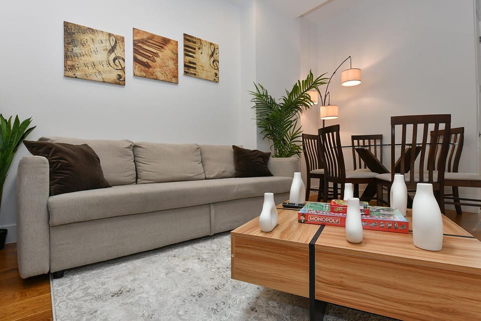 Boho Rustic Escape with Masssive Terrace in Midtown Apartment in Midtown