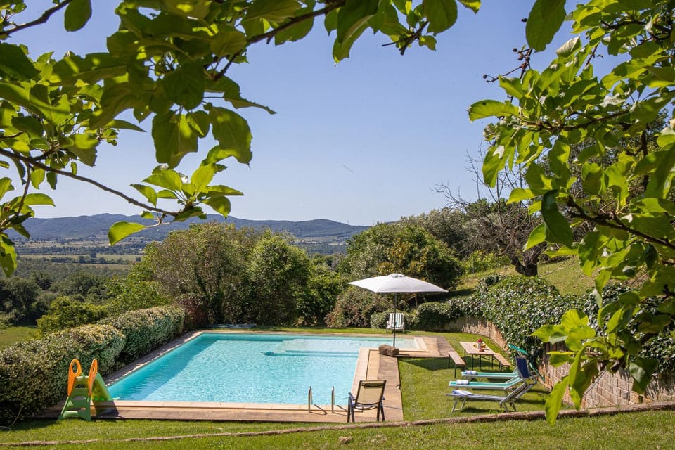 Spring, Day, Natural landscape, Garden, Garden view, Mountain view, Pool view, Swimming pool, sunbed