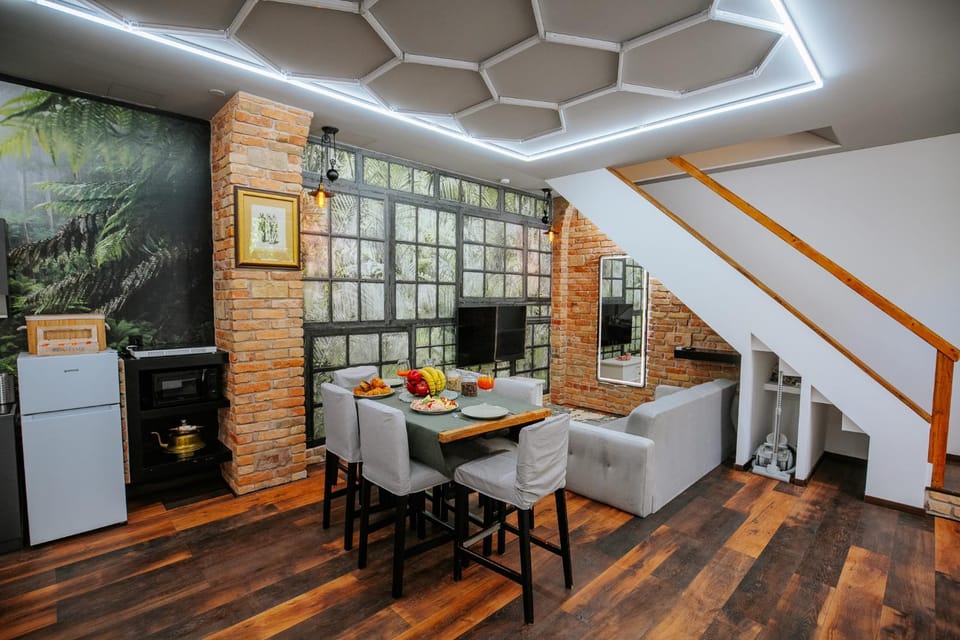 Living room, Dining area