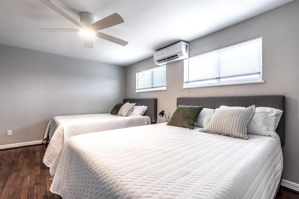 Urban Apartment in the Heart of Montrose Minutes from Rice University Apartment in Houston