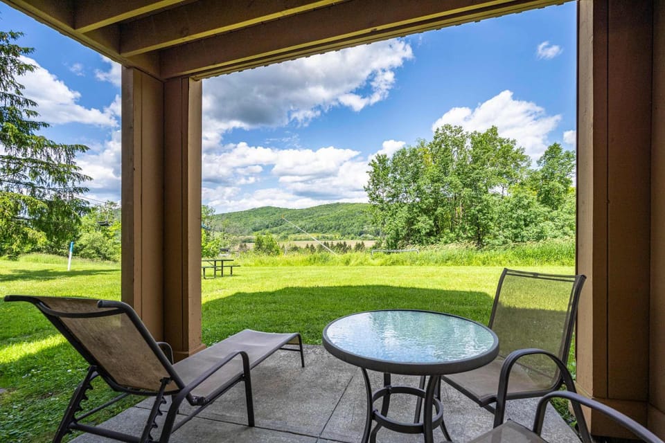 Cozy 1 Bedroom Condo Holiday Valley House in Cattaraugus