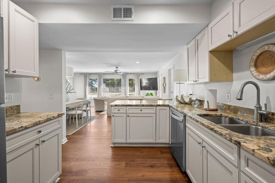 29 Sand Dollar Road - Beautiful 2nd Row Beach Home House in Hilton Head Island