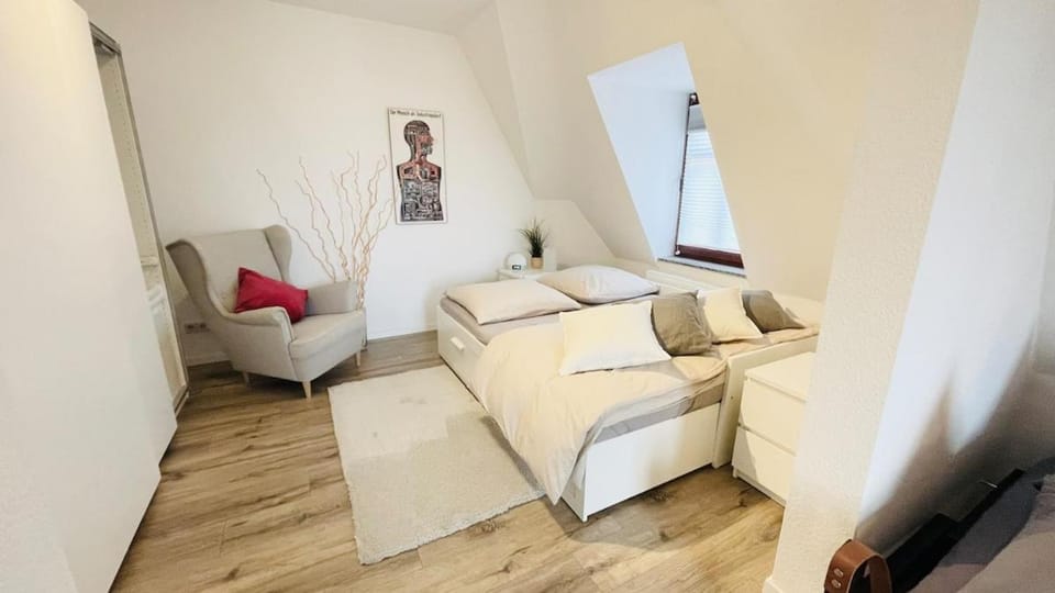 Gemütliche barrierefreie Dachgeschosswohnung Apartment in Dresden-Neustadt