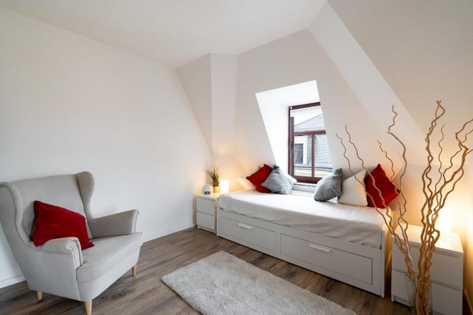 Gemütliche barrierefreie Dachgeschosswohnung Apartment in Dresden-Neustadt