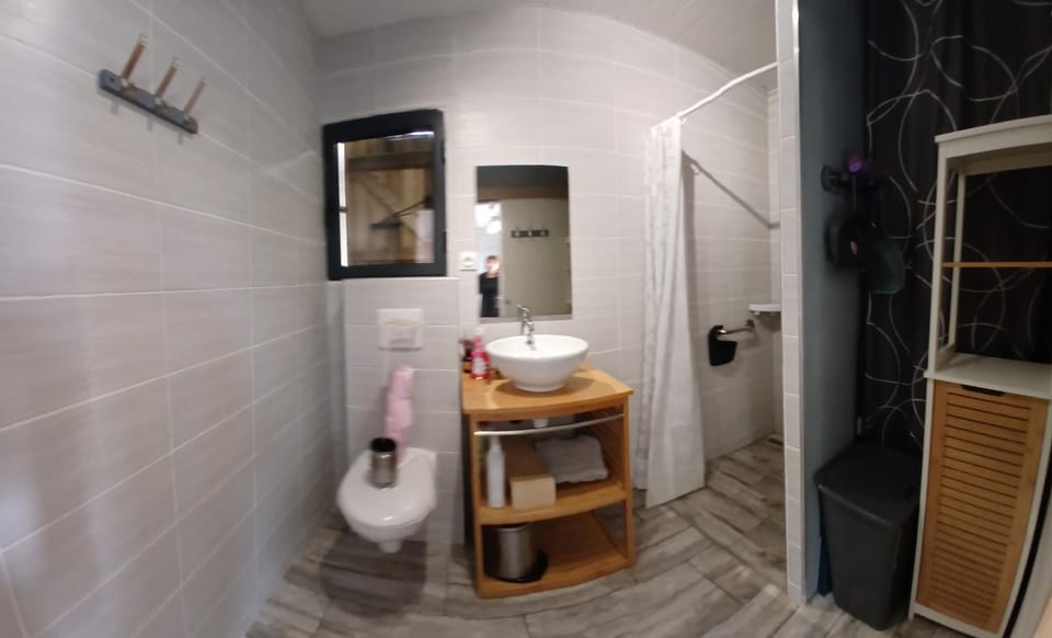 Shower, Toilet, Bathroom
