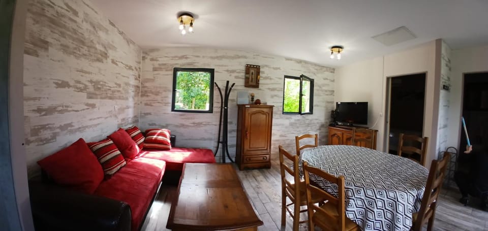 TV and multimedia, Kitchen or kitchenette, Dining area