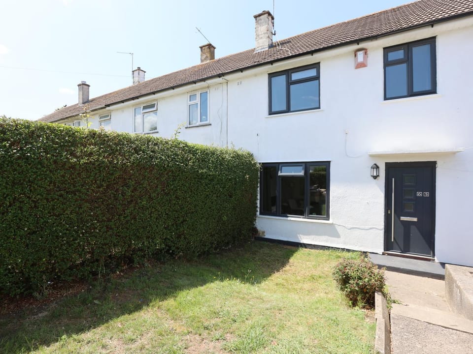 Property building, Facade/entrance, Garden