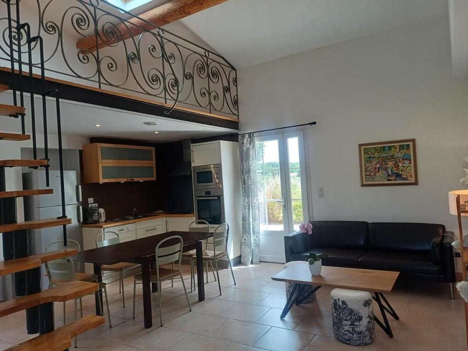 Kitchen or kitchenette, Living room, Dining area