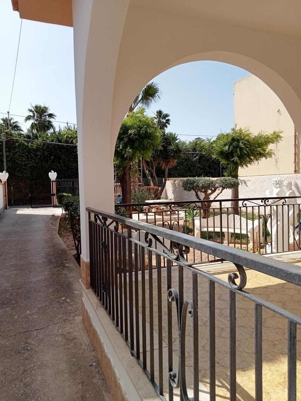 Balcony/Terrace, Quiet street view