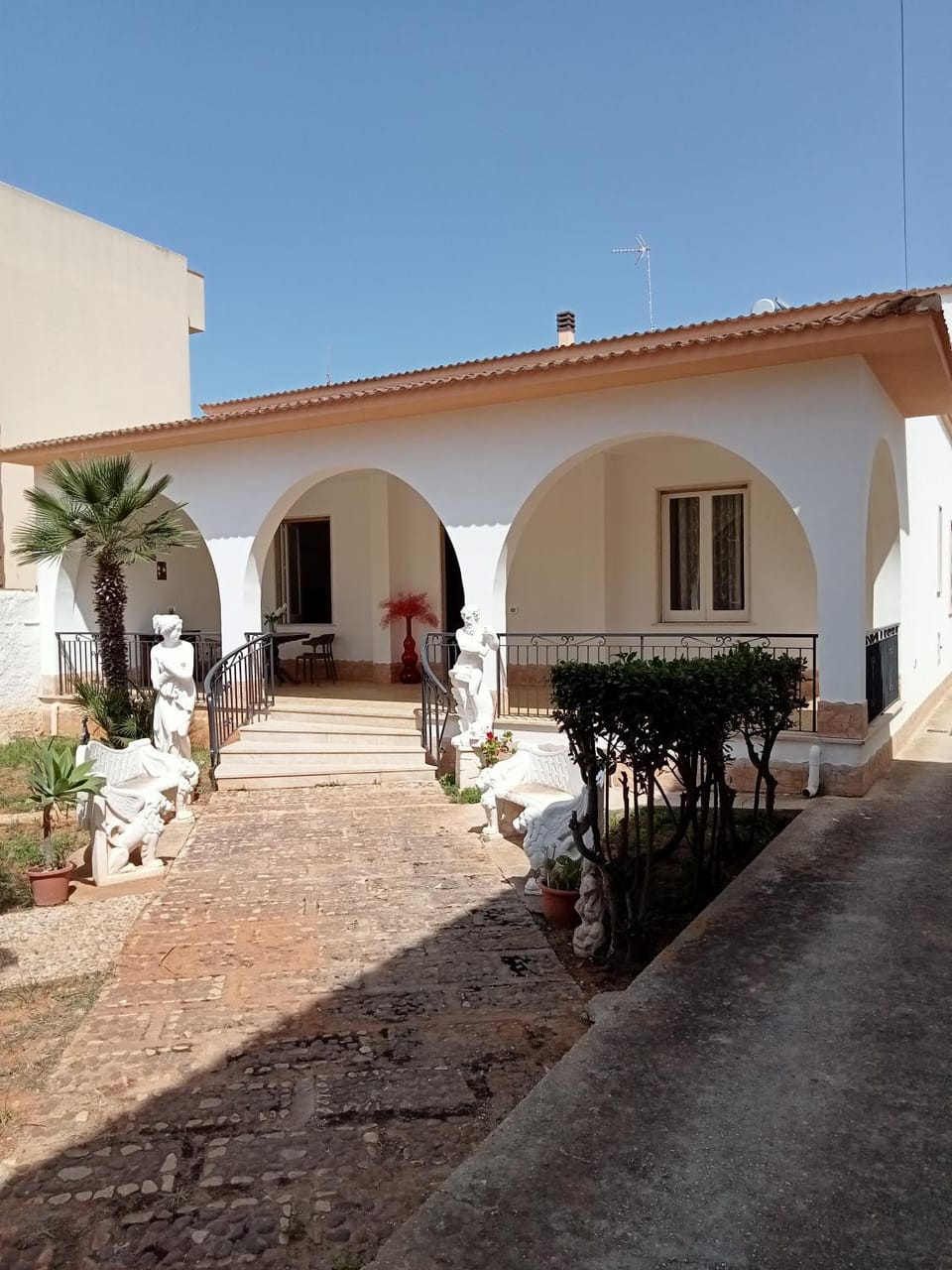 Property building, Balcony/Terrace