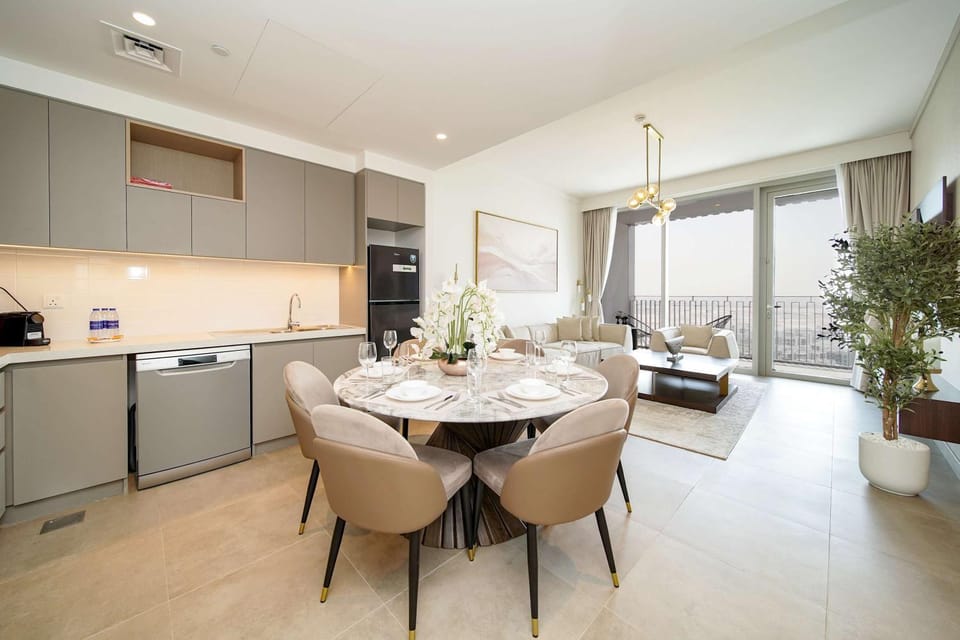 Kitchen or kitchenette, Seating area, Dining area, dishwasher, oven