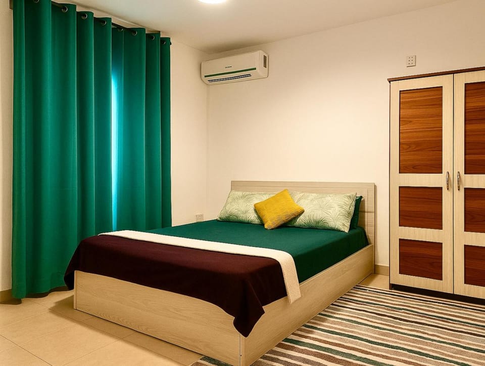 Bed, Photo of the whole room, Bedroom, air conditioner