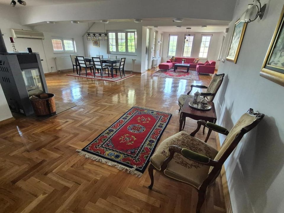 Kitchen or kitchenette, Living room, Dining area