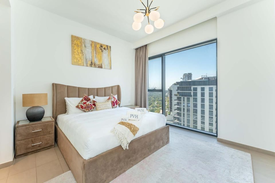 Bed, View (from property/room), Balcony/Terrace, Photo of the whole room, Bedroom, City view