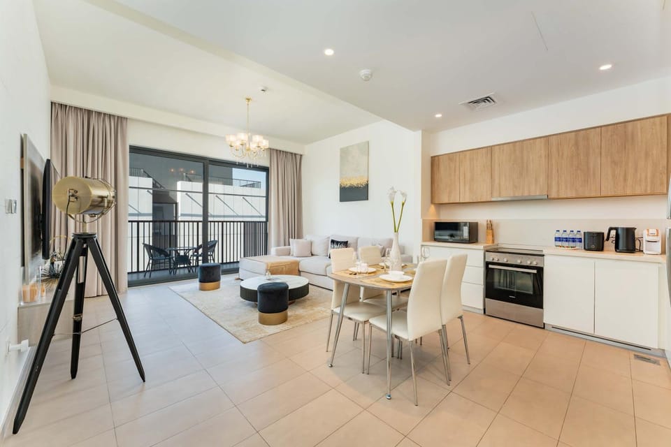 Kitchen or kitchenette, Dining area, oven, stove, toaster