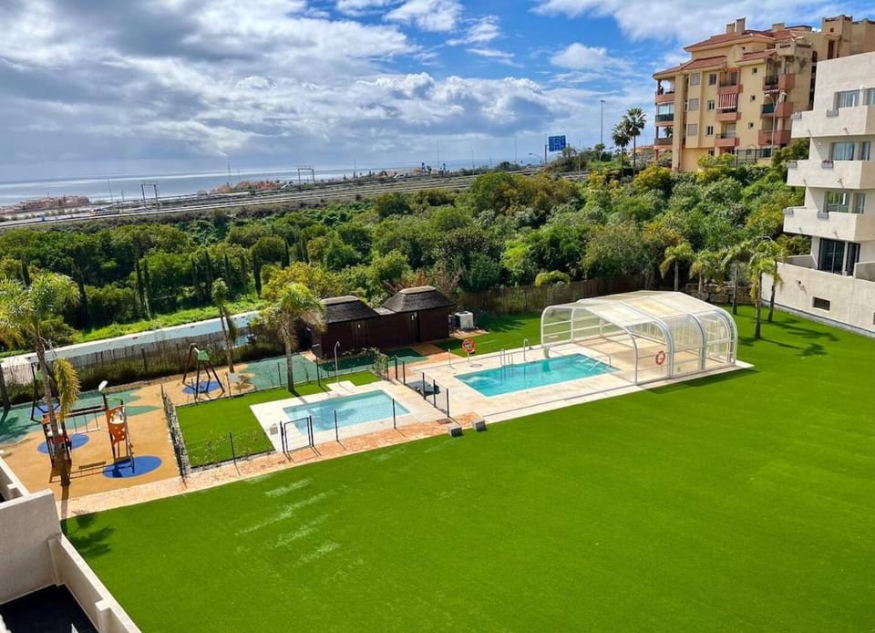 Triplex con vistas al mar junto al campo de golf de Calanova Apartment in Sitio de Calahonda