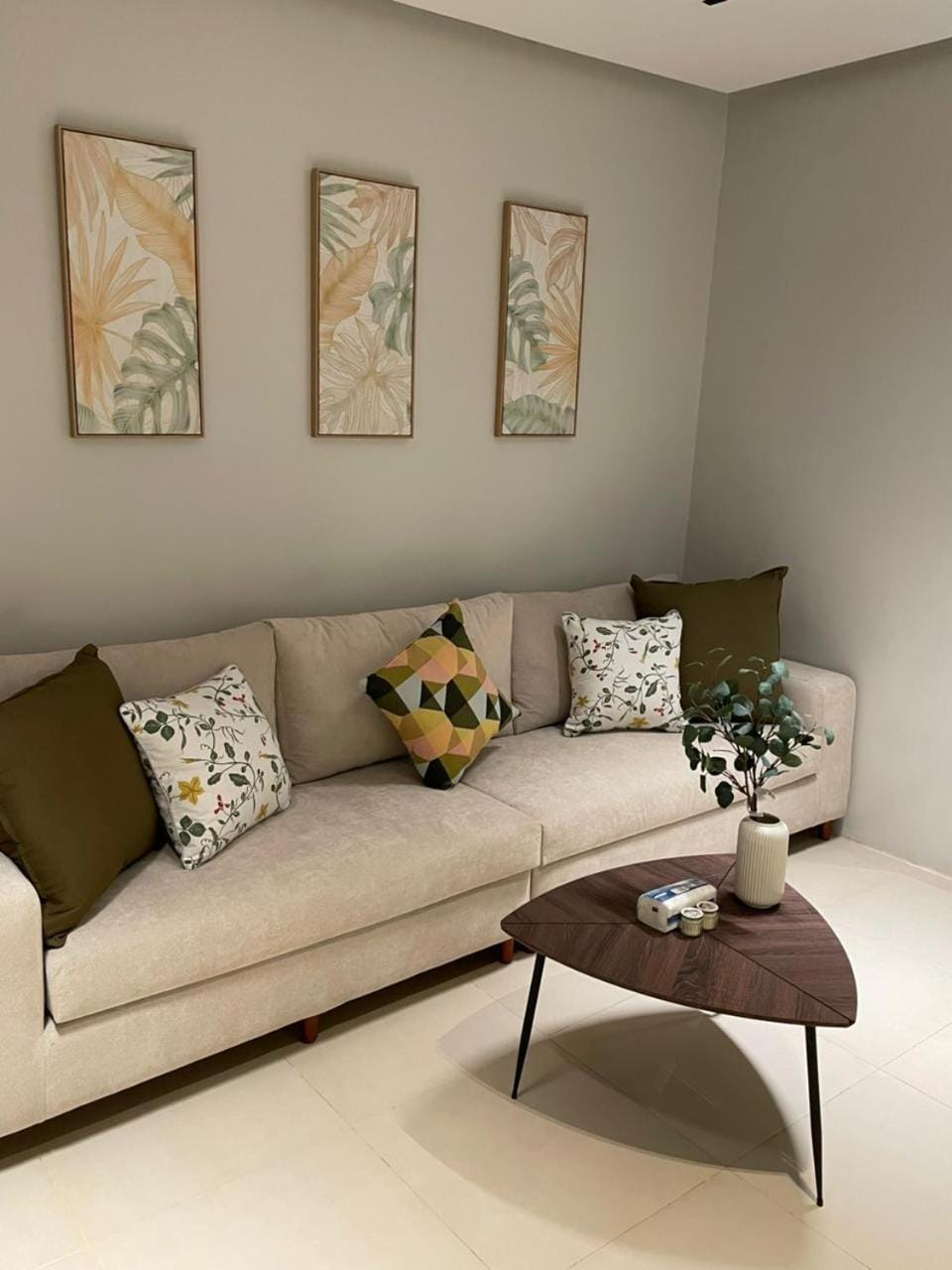 Living room, Decorative detail, Seating area