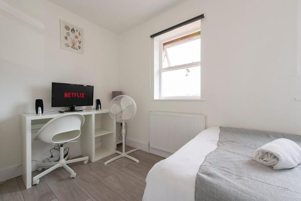 Luxury 2 Bed House near O2 Arena, Excel &City Ap House in London