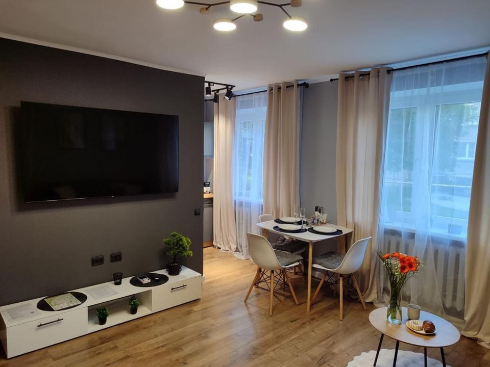 TV and multimedia, Living room, Dining area