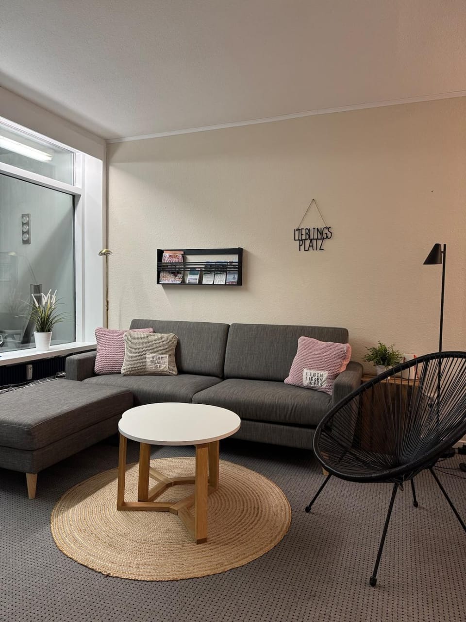 Living room, Seating area