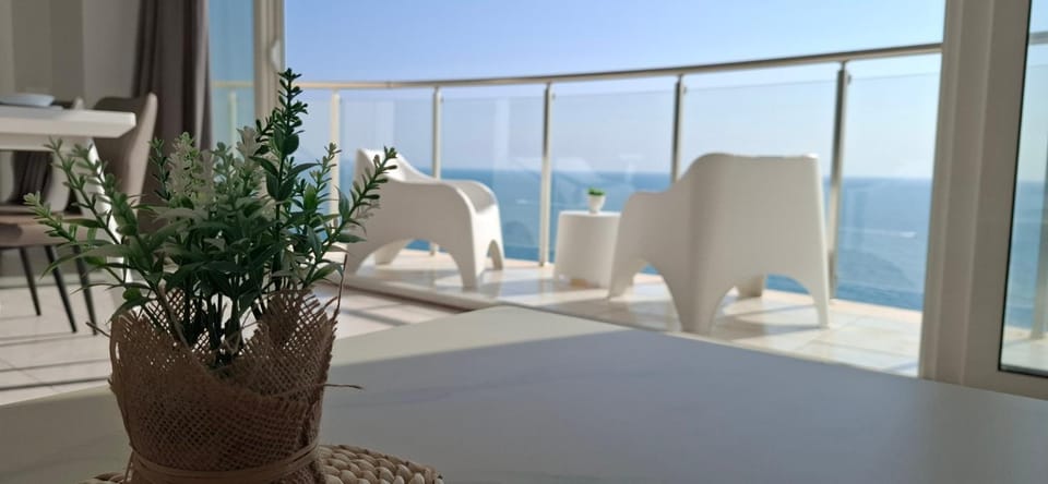 Day, View (from property/room), Balcony/Terrace, Living room, Seating area, Sea view