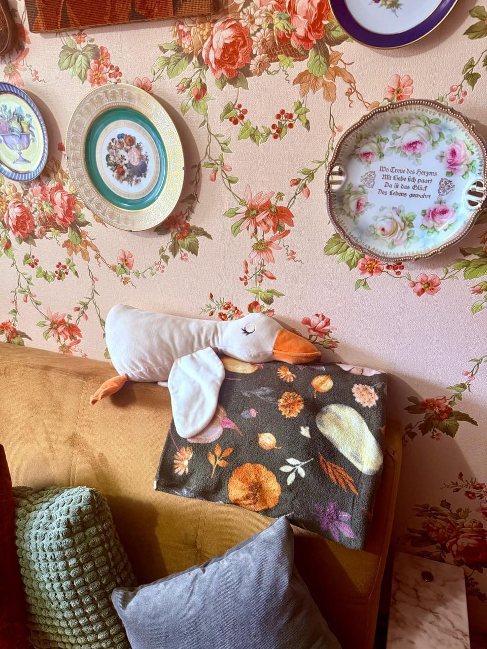 Old Town Riverside Antique Gallery Self Check-In Apartment in Klaipėda