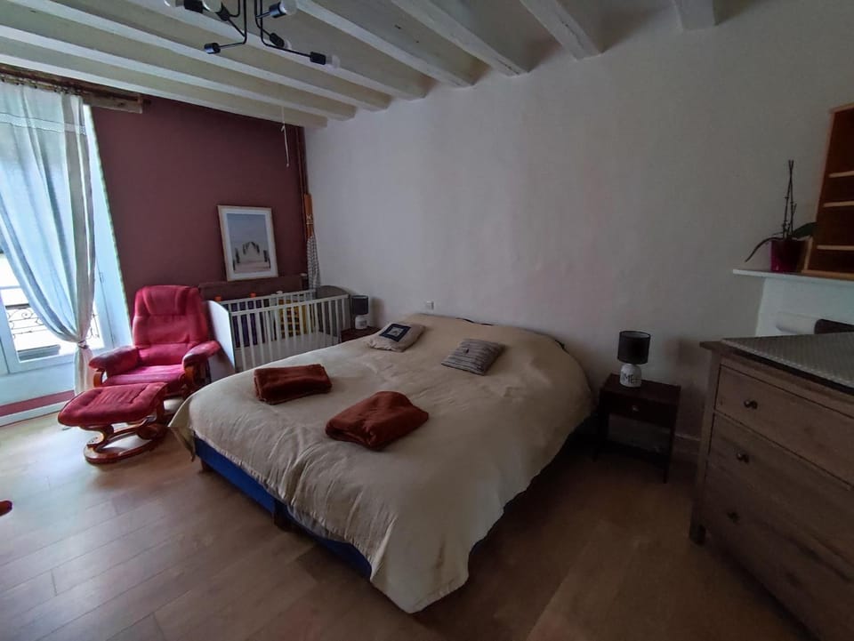 Bed, Photo of the whole room, Bedroom