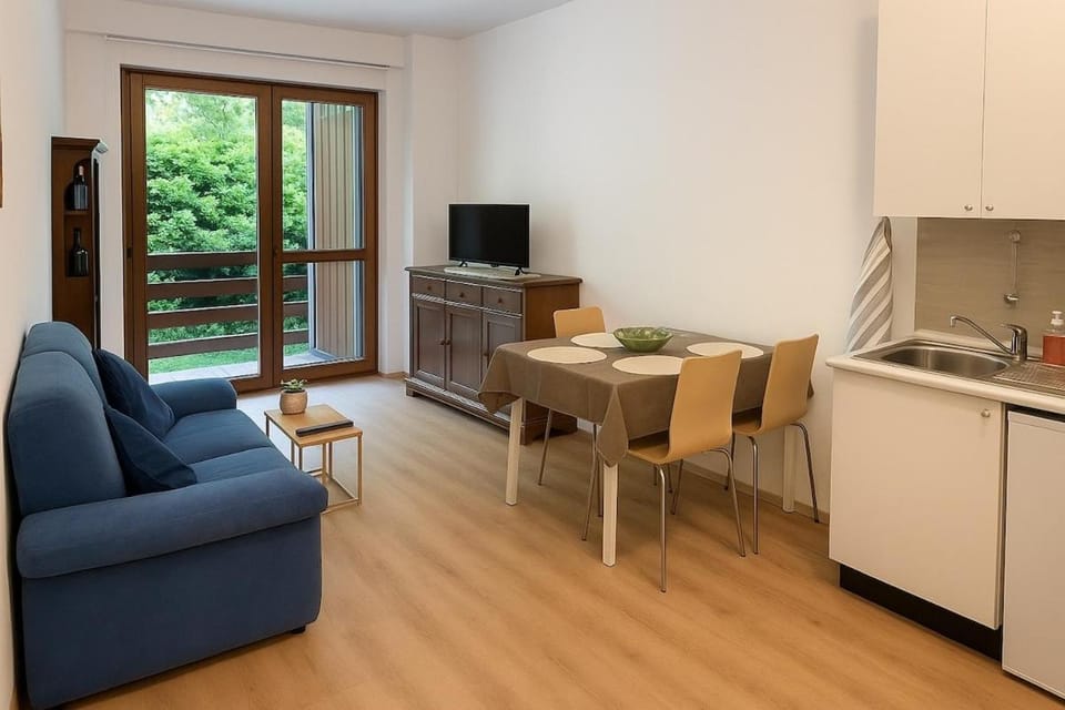 TV and multimedia, Living room, Dining area